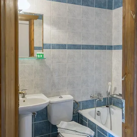 Mountain House 3* Karpenísion